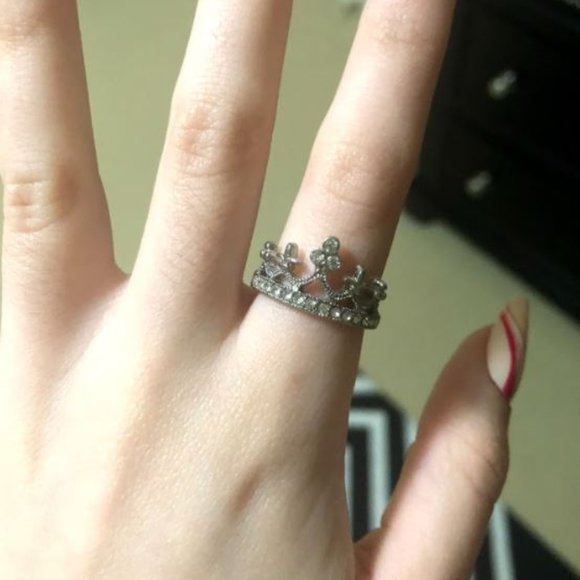Crown Ring - Picture 1 of 4